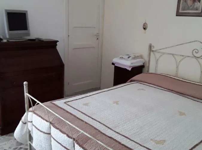 فندق مبيت وإفطار La Collina Su Palinuro 3*